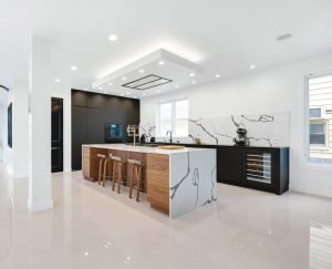 آشپزخانه ی نورپردازی شده به سبک معاصر یا مدرن